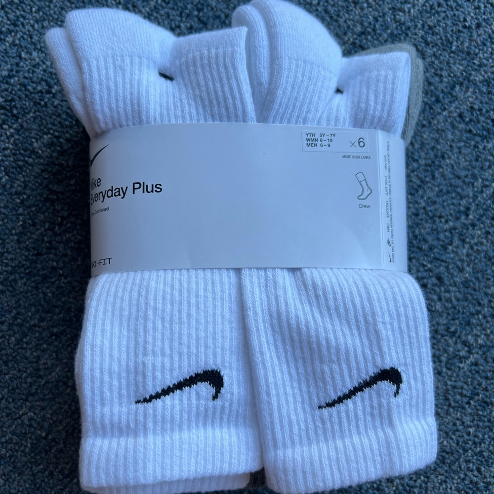 6 pair Nike tall socks